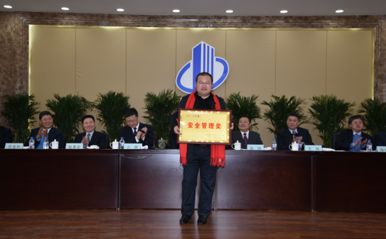 5e786161b29f6.jpg f38447ebd0d8bee4285764ea1c4fb70b.jpg