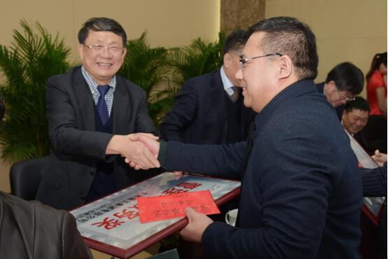 5e7aadb9bc021.jpg d15574a4c571ccbed5f04d82a43e6266.jpg