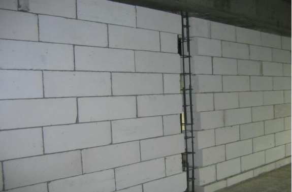 5ec72b3418a72.png 構(gòu)造柱部位預(yù)留馬牙槎.png