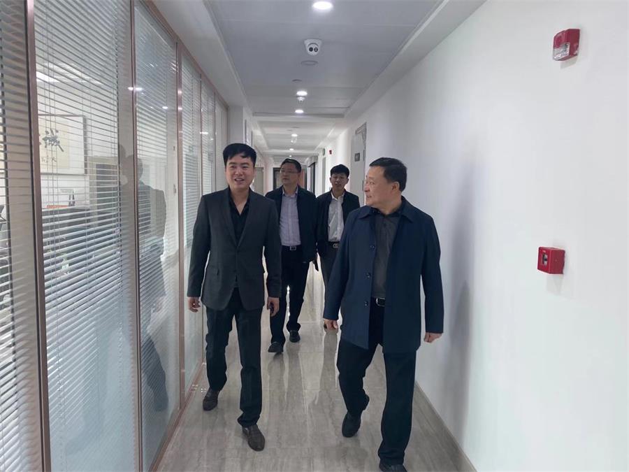 5ec736b5ebef6.jpg 海口.jpg